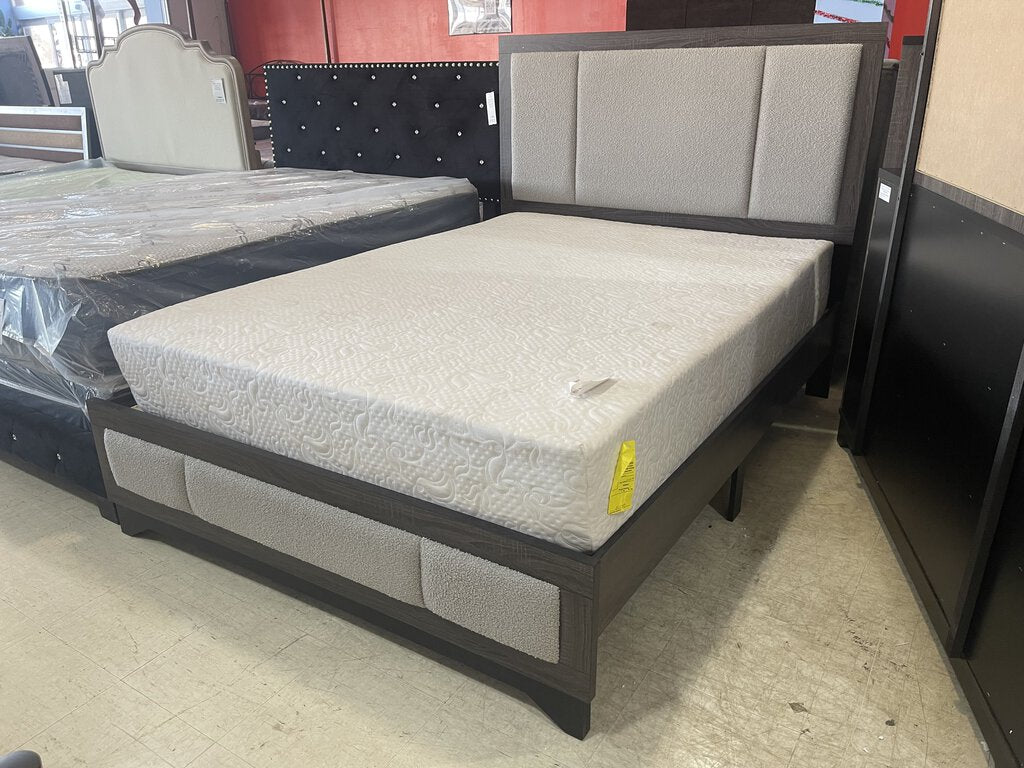 Jamestown NEW Full Platform Bed Frame 56x77x51 (142021-23)