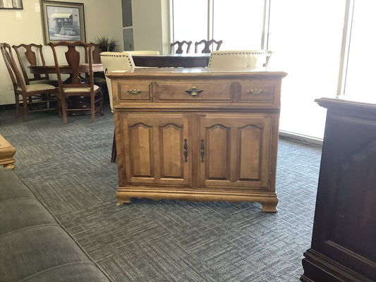 82216 - Oak Buffet / Sideboard 40x18x33