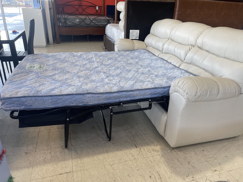 82231 - Palliser White Sleeper Sofa 84x36x40