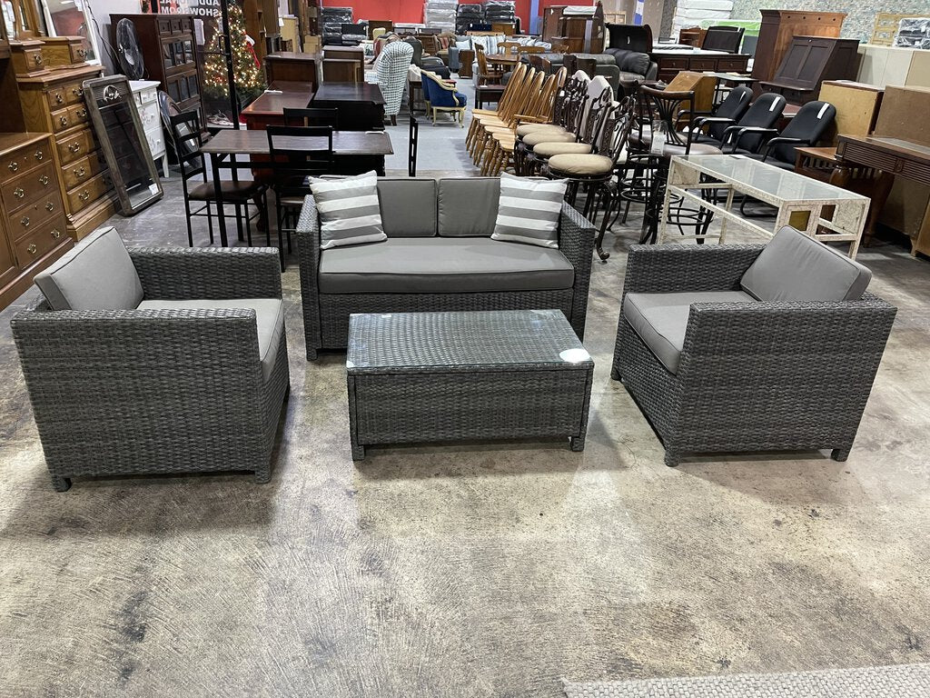 82243 - Gray 4pc Patio Set c-30x28x25 s-55x28x25 t-20x35x16