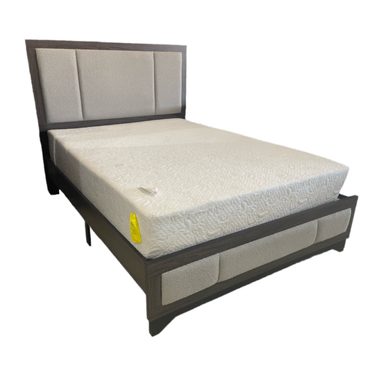 Jamestown NEW Queen Platform Bed Frame 63x84x51 (142031-33)