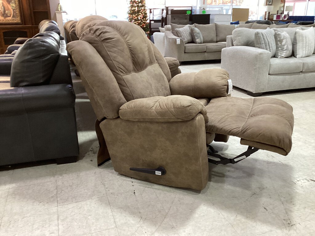 82236 - Franklin Victory Tan Recliner 41x28x41