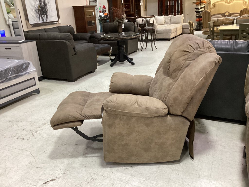 82236 - Franklin Victory Tan Recliner 41x28x41