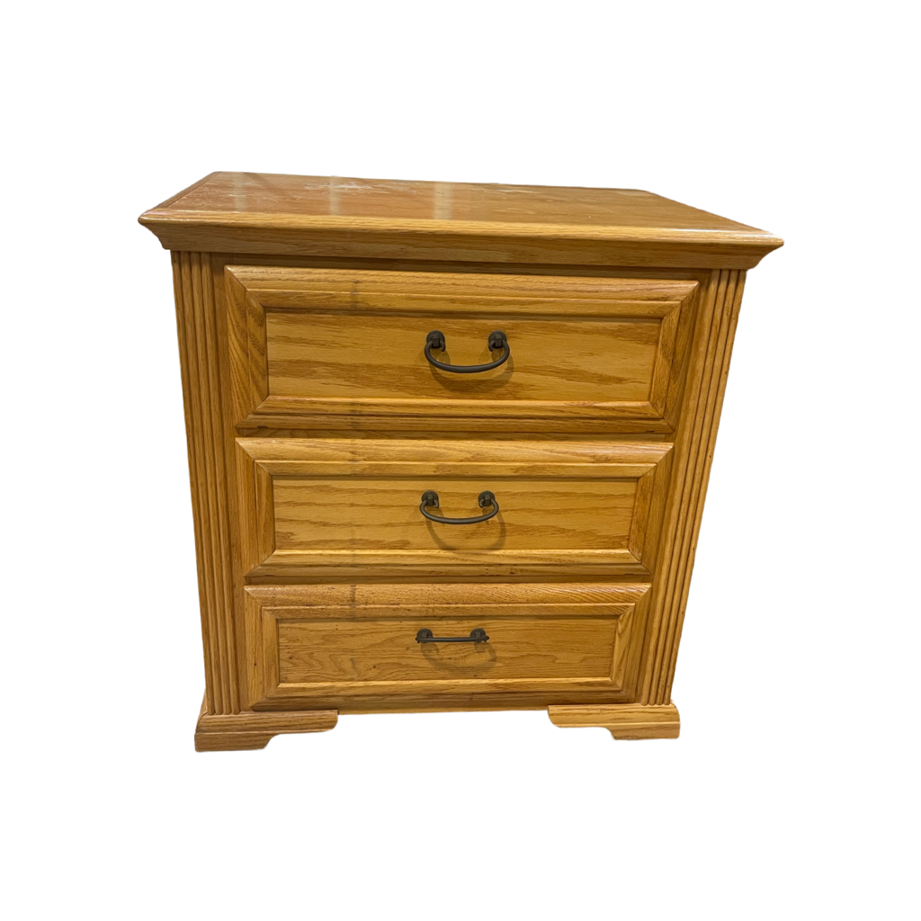 82261 (8506-4) Oak 3 Drawer Nightstand 29x21x29