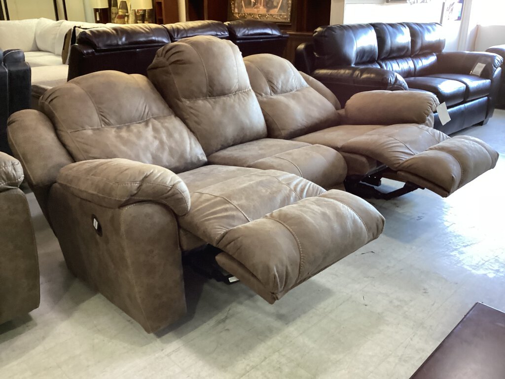 82234 - Franklin Victory Tan Reclining Sofa 91x31x41