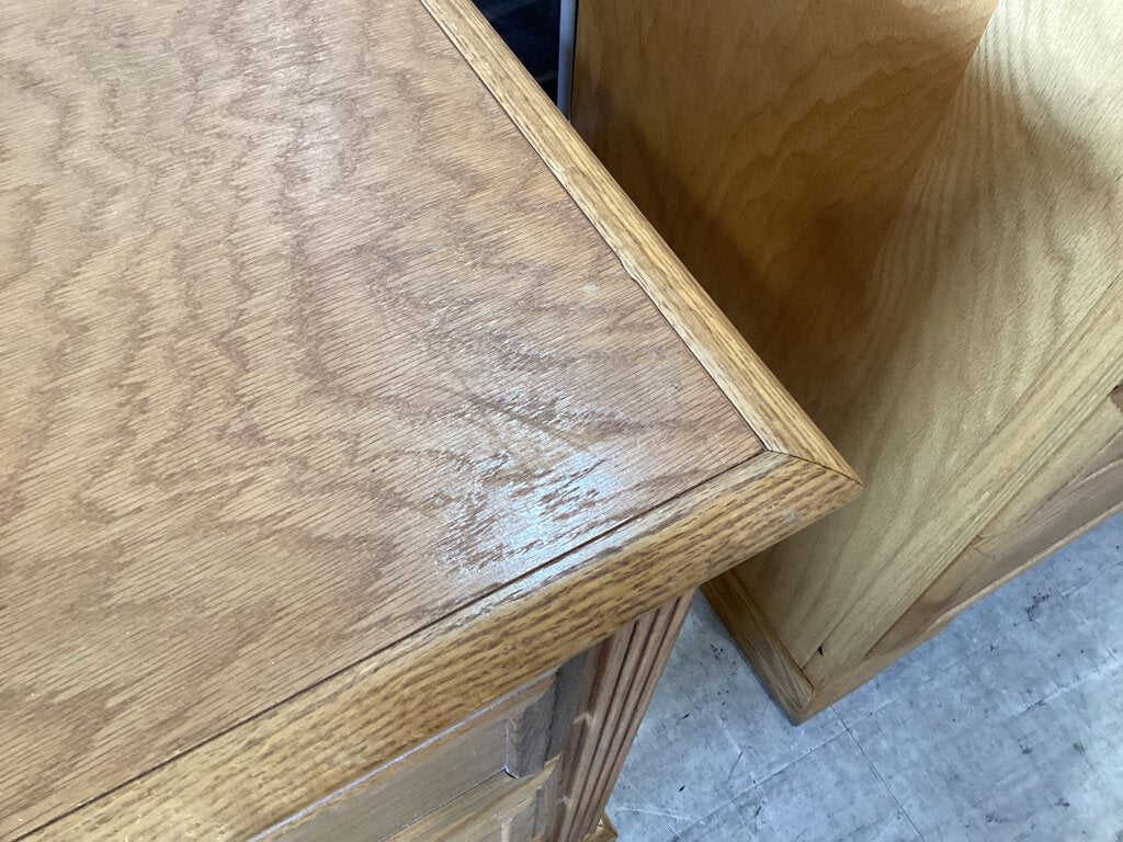 82262 (8506-5) Oak 3 Drawer Nightstand 29x21x29