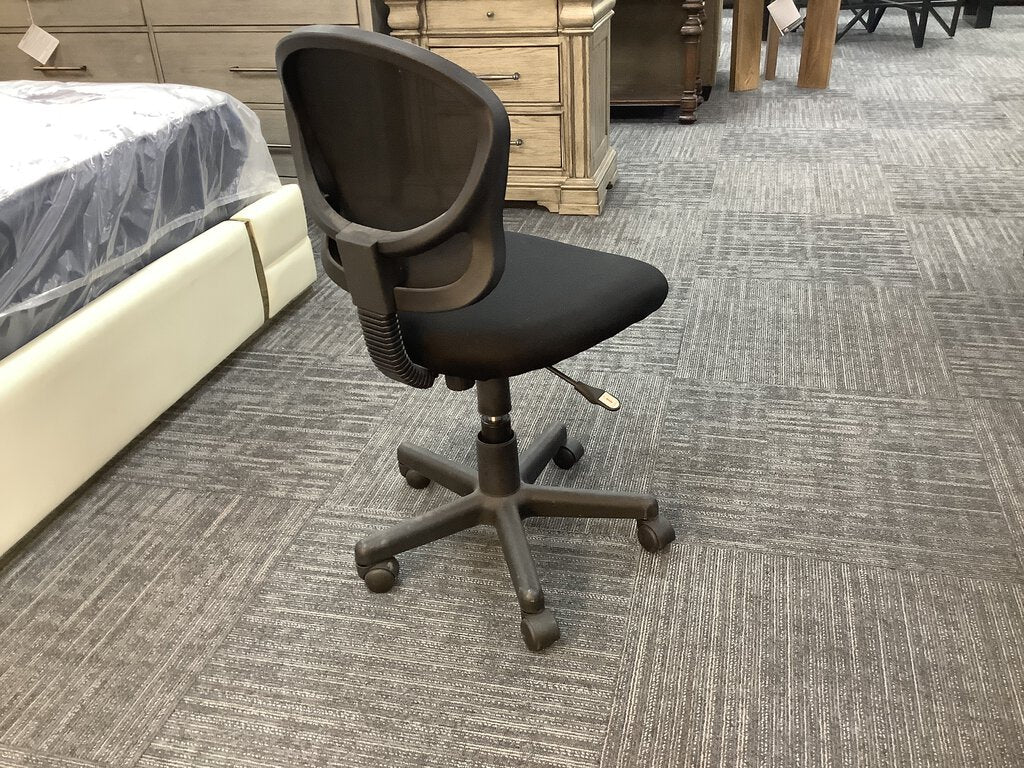 81815 - Black Office Chair 18x19x35