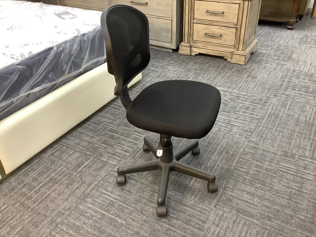 81815 - Black Office Chair 18x19x35