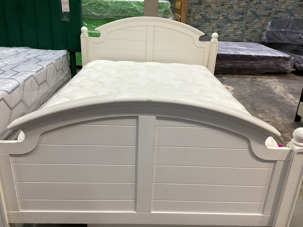 82298 - White Full Size Bed Frame w/Twin Trundle 58x81x44; 41x75x10