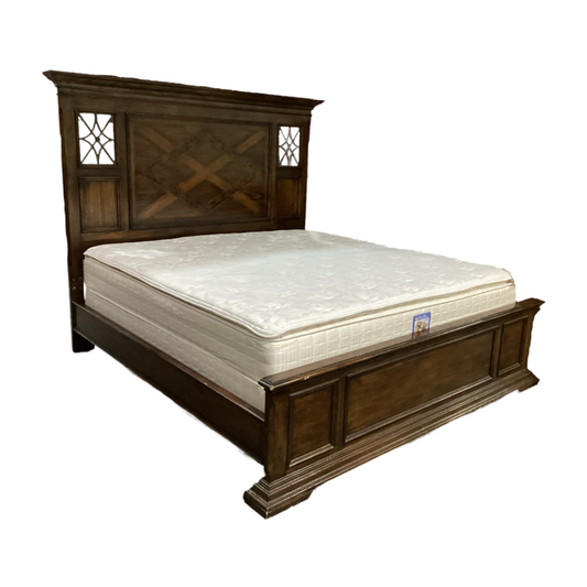 82304 - Thomasville King Bed Frame 81x86x69