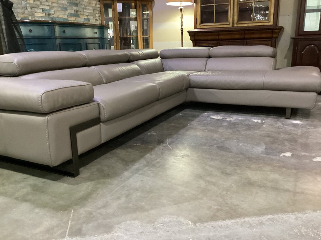 82318 - Incanto i716 Leather Sectional 117x89x25