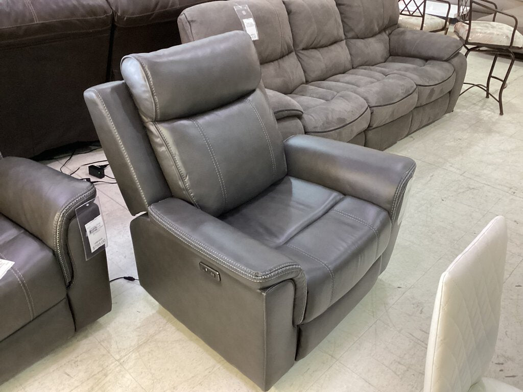 Verona Gray NEW Power Recliner 40x31x40 (676092)