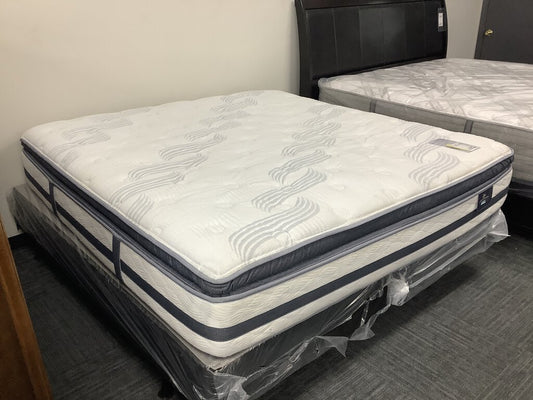 82550 - Serta Luxury Hybrid King Mattress 11"