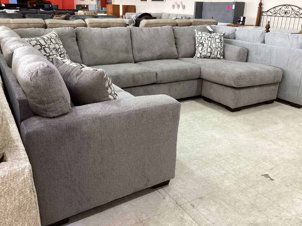 Greenland Earth NEW 2pc Sectional w/Chaise 135x100/64x39 (10610/30-2241)