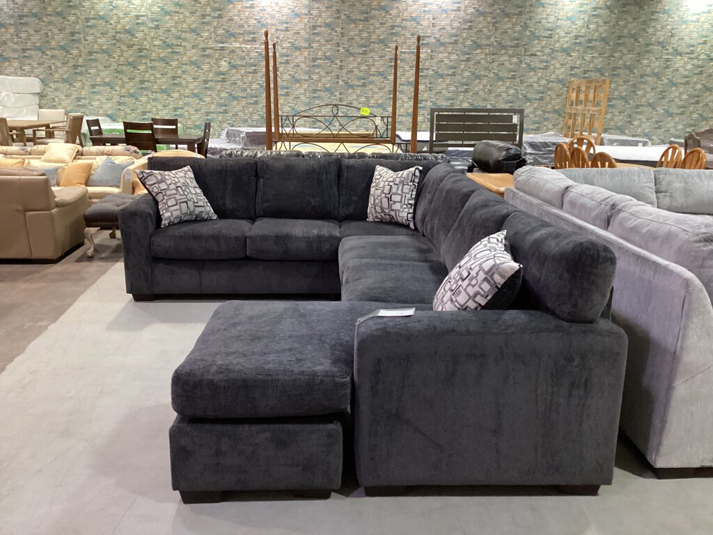 Greenland Charcoal NEW 2pc Sectional w/Chaise 135x100/64x39 (10610/30-2240)