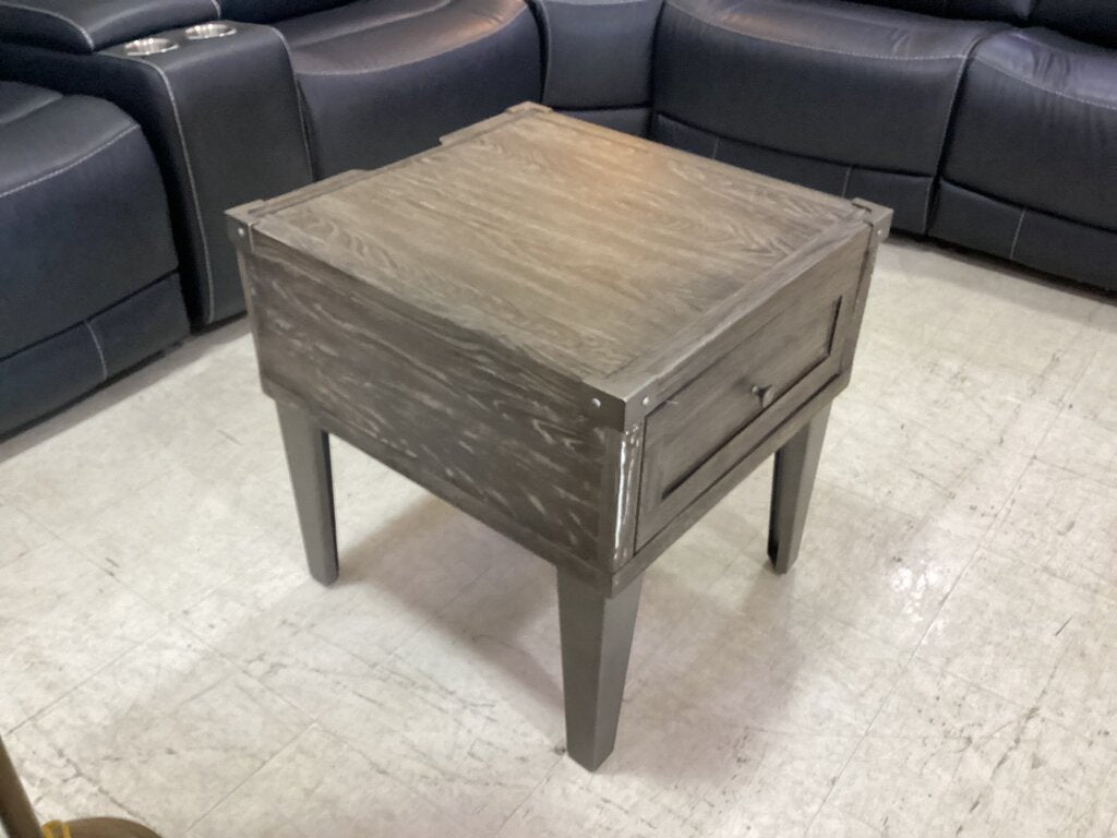 82857 - Ashley Chazney End Table 23x25x24