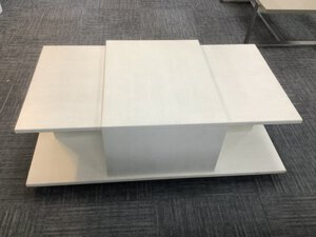 76969 - Bernhardt Arnette Cocktail Table 54x31x20