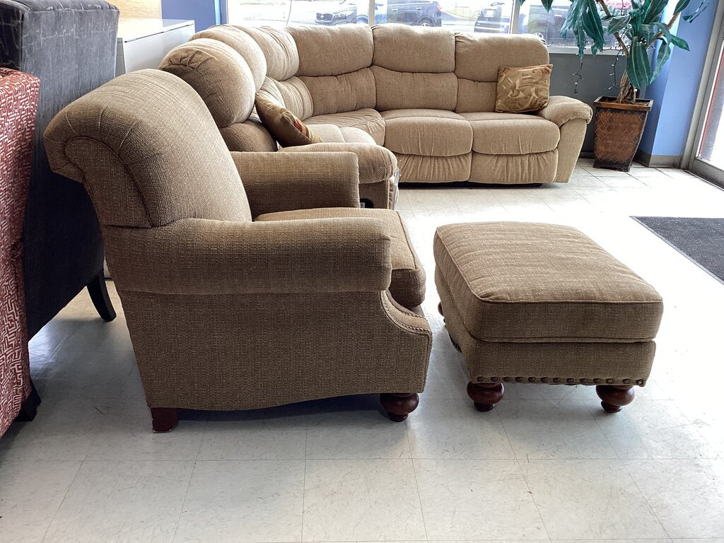 82886 - Bassett Chair & Ottoman 41x34x35