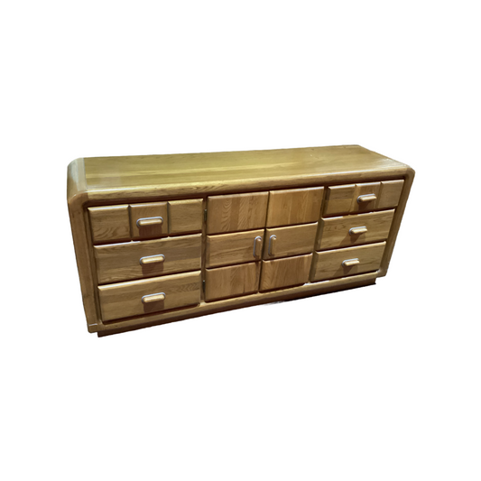 83217 - Vaughan-Bassett Dresser 68x18x30