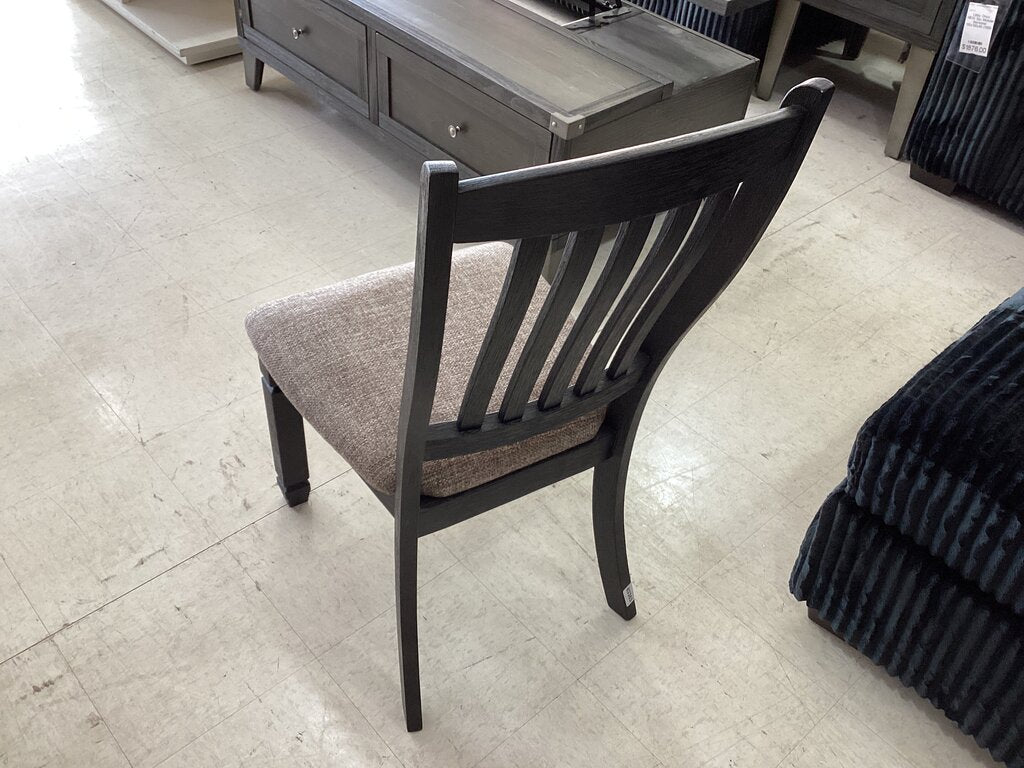 83363 - Ashley Tyler Creek Upholstered Dining Chair 20x18x40