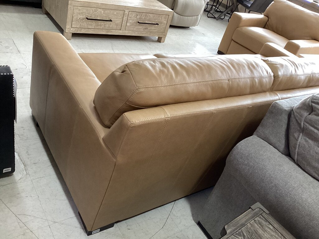 83383 - Simon Li Everest Beige Sofa 70x46x36