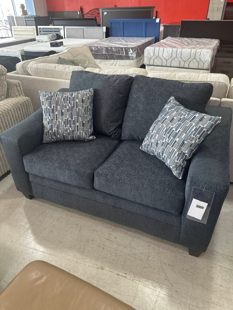 Hershey Navy NEW Loveseat 62x35x39 (4700-06L)