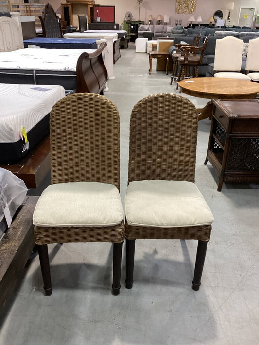 83585 - Pair of Pier 1 Wicker Chairs 17x18x29