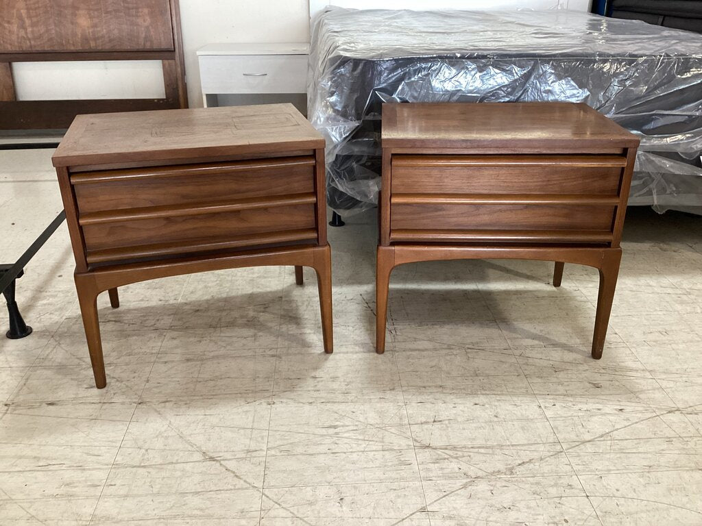 83649 - Lane Rhythm Walnut MCM Pair of Nightstands 22x17x22