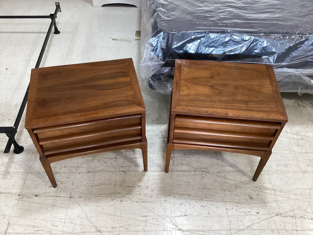 83649 - Lane Rhythm Walnut MCM Pair of Nightstands 22x17x22