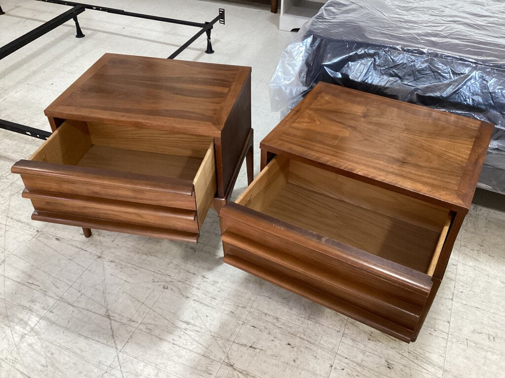 83649 - Lane Rhythm Walnut MCM Pair of Nightstands 22x17x22