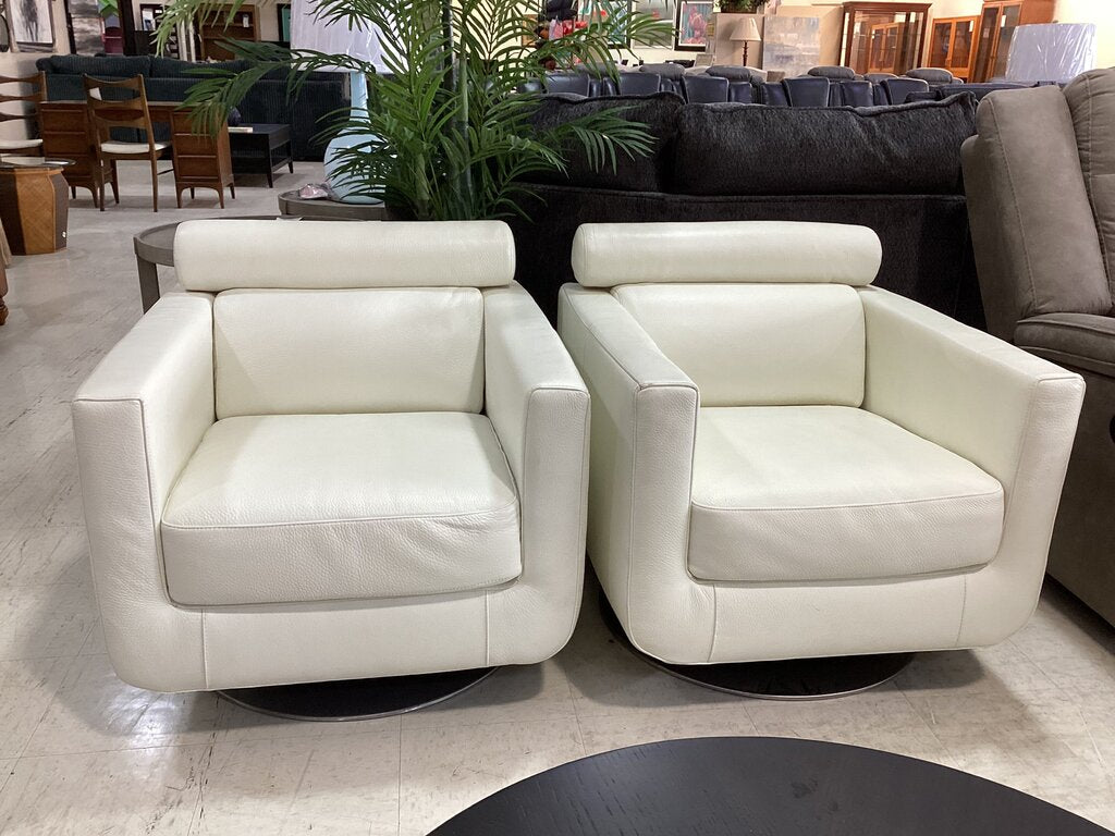 83705-06 - Pair of Natuzzi Suad Leather Swivel Chairs 30x32x29