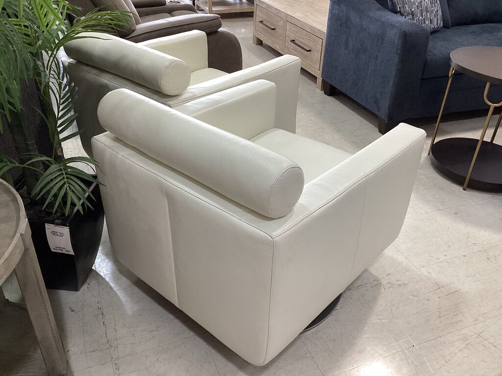 83705-06 - Pair of Natuzzi Suad Leather Swivel Chairs 30x32x29