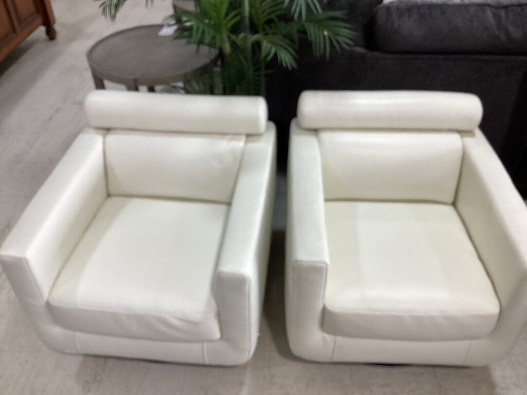 83705-06 - Pair of Natuzzi Suad Leather Swivel Chairs 30x32x29