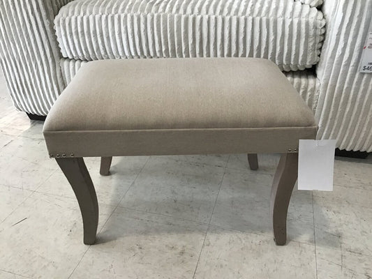 83682 - Padded Vanity Bench 24x17x17