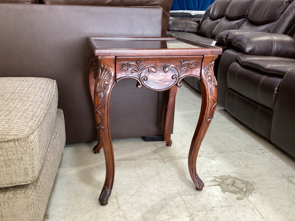 83751 - Hekman End Table 20x20x27