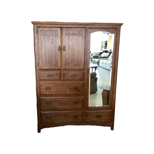 83833 - Universal Furniture Simply Solid Wardrobe