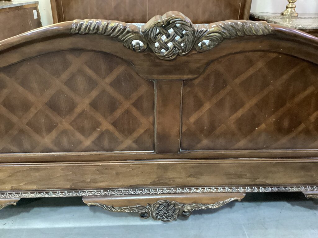 83808 - Kathy Ireland Home King Bedframe 83x54