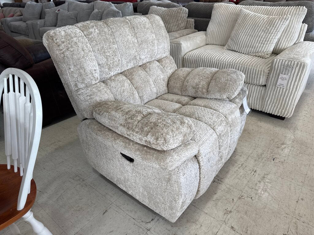 Everest Beige NEW Glider Recliner 43x41x40 (677522)