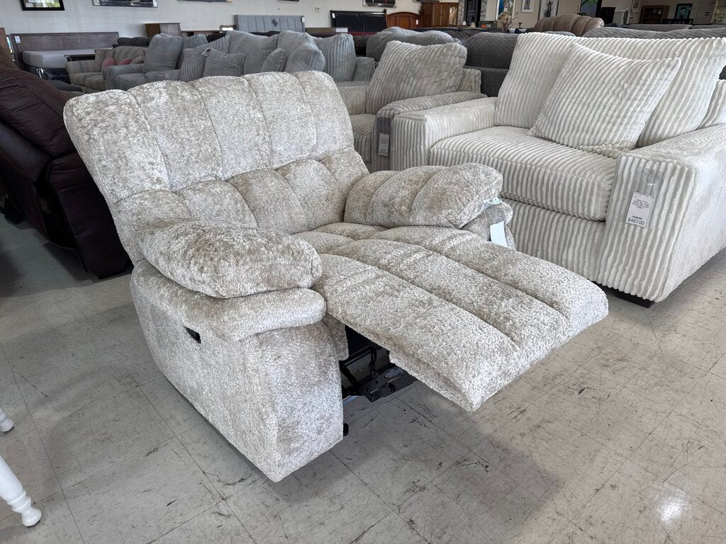 Everest Beige NEW Glider Recliner 43x41x40 (677522)