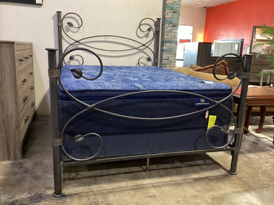 83974 Amish Iron Queen Size Bed Frame 63x96x60
