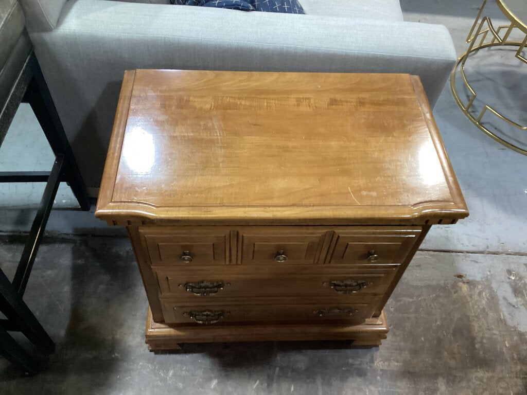 80583 - Riverside Nightstand 27x16x26