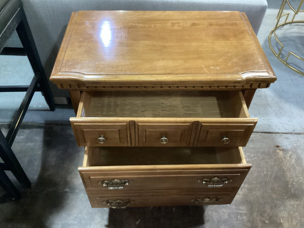 80583 - Riverside Nightstand 27x16x26