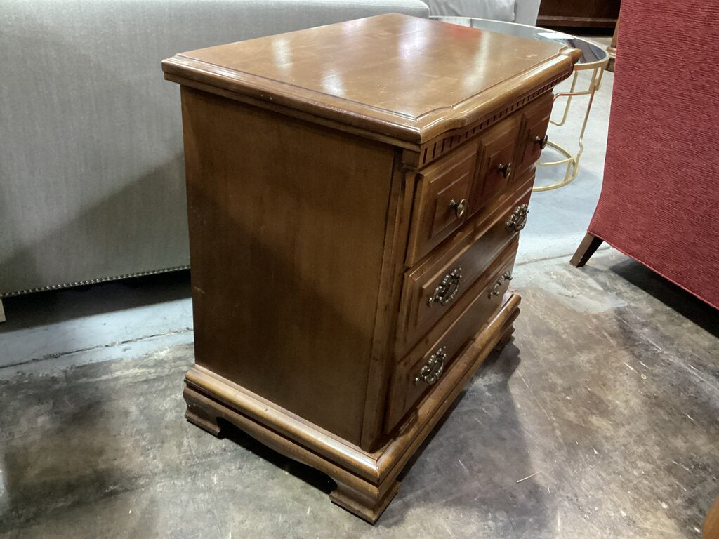 80583 - Riverside Nightstand 27x16x26