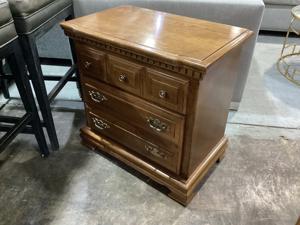 80583 - Riverside Nightstand 27x16x26
