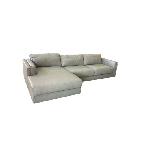 80624 - Ashley Amiata Leather 2pc Sectional w Chaise 134x70x33