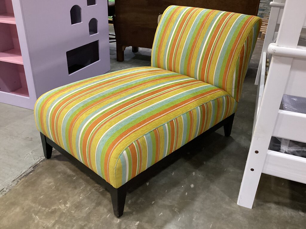 80650 - Mitchell Gold Striped Chaise Lounge 31x44x35