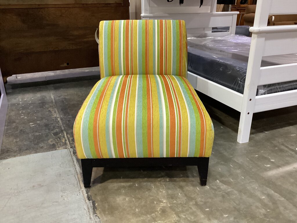 80650 - Mitchell Gold Striped Chaise Lounge 31x44x35