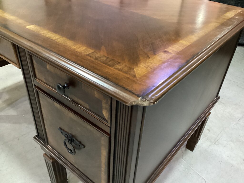 80684 Ashley Hamlin Storage Leg Desk 60x30x30