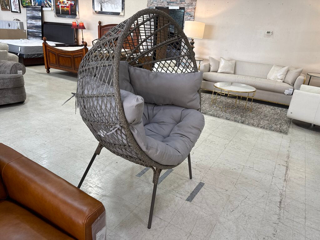 80697 - Wicker Egg Chair w/Cushions