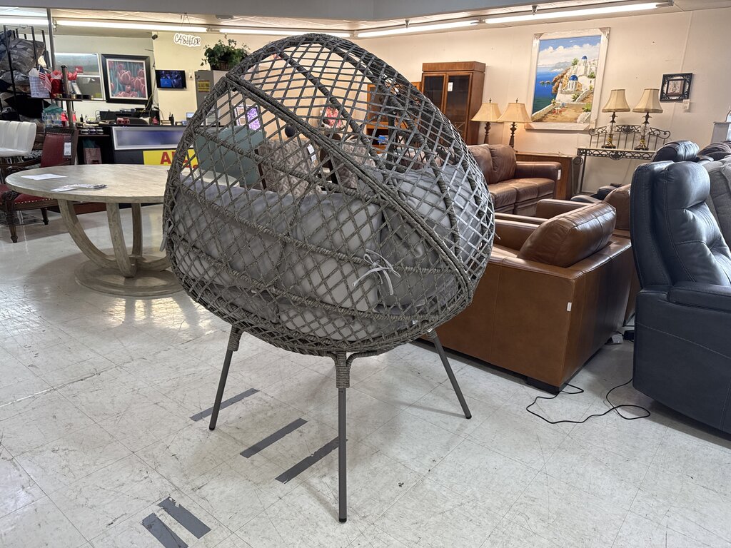 80697 - Wicker Egg Chair w/Cushions